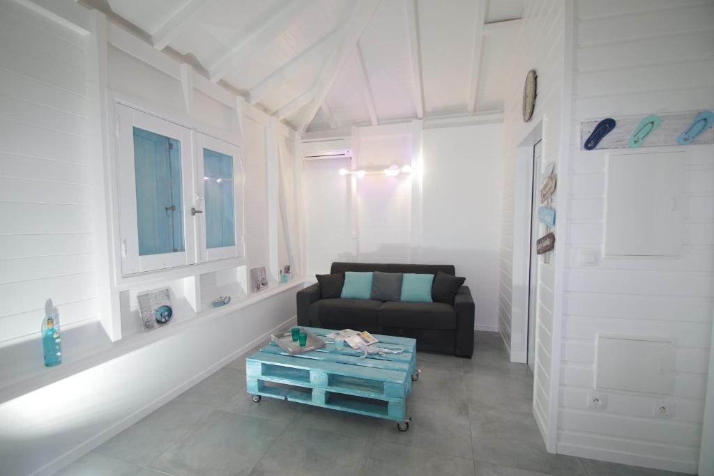 Villa Kazarev Les Saintes - Intérieur moderne décoration tropicale